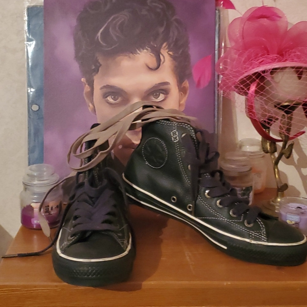 Black leather hi top converse